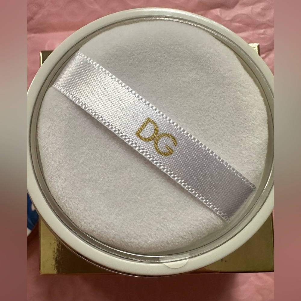 Dolce & Gabbana | Solar Glow Translucent Face Powder | Limited Edition - Picture 4 of 6
